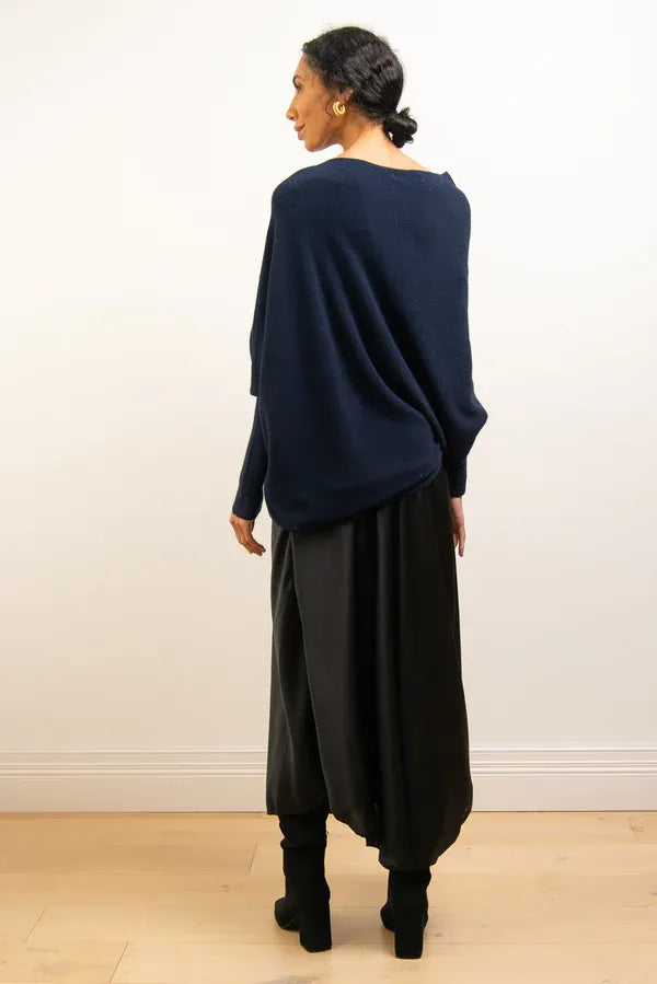 EOS | Asymmetrischer Cloud Drapierter Pullover