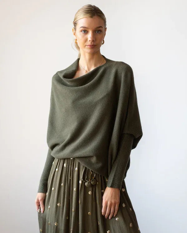 EOS | Asymmetrischer Cloud Drapierter Pullover
