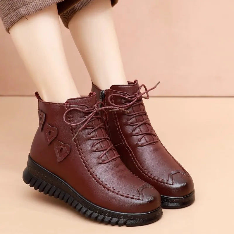EOS | Elegante Flache Stiefeletten aus