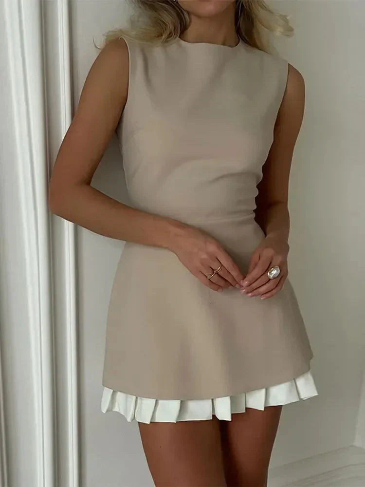 EOS | Ärmelloses Kleid mit Rundhalsausschnitt und plissiertem Saum Kurzes Kleid