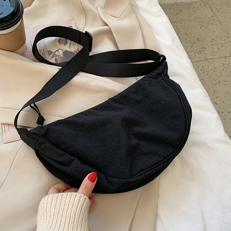 EOS | Damenumhängetasche Half Moon mit verstellbarem Riemen