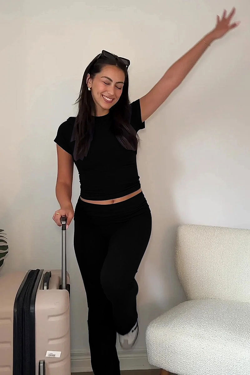 EOS | Set elastisches T Shirt für Damen und ausgestellte Hose mit hoher Taille Lounge Set