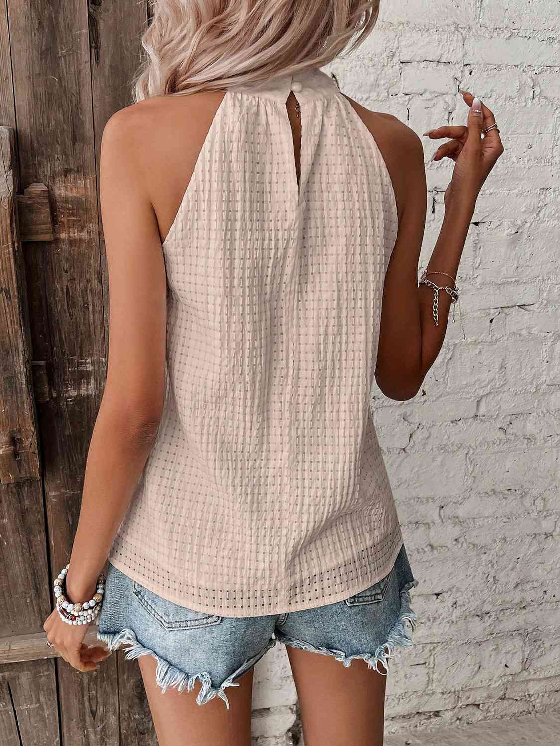 EOS | Neckholder-Top mit Punktedetail