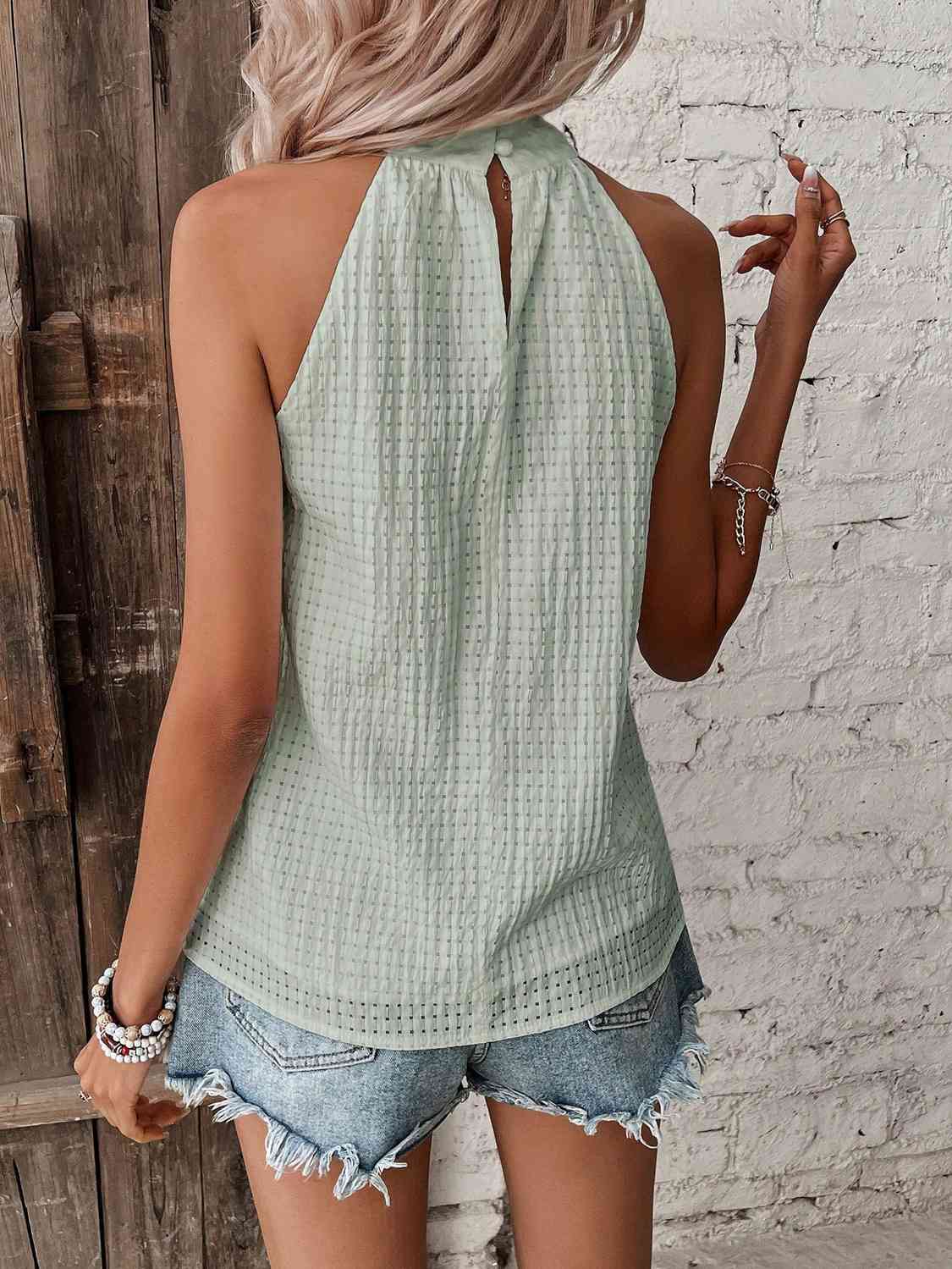 EOS | Neckholder-Top mit Punktedetail