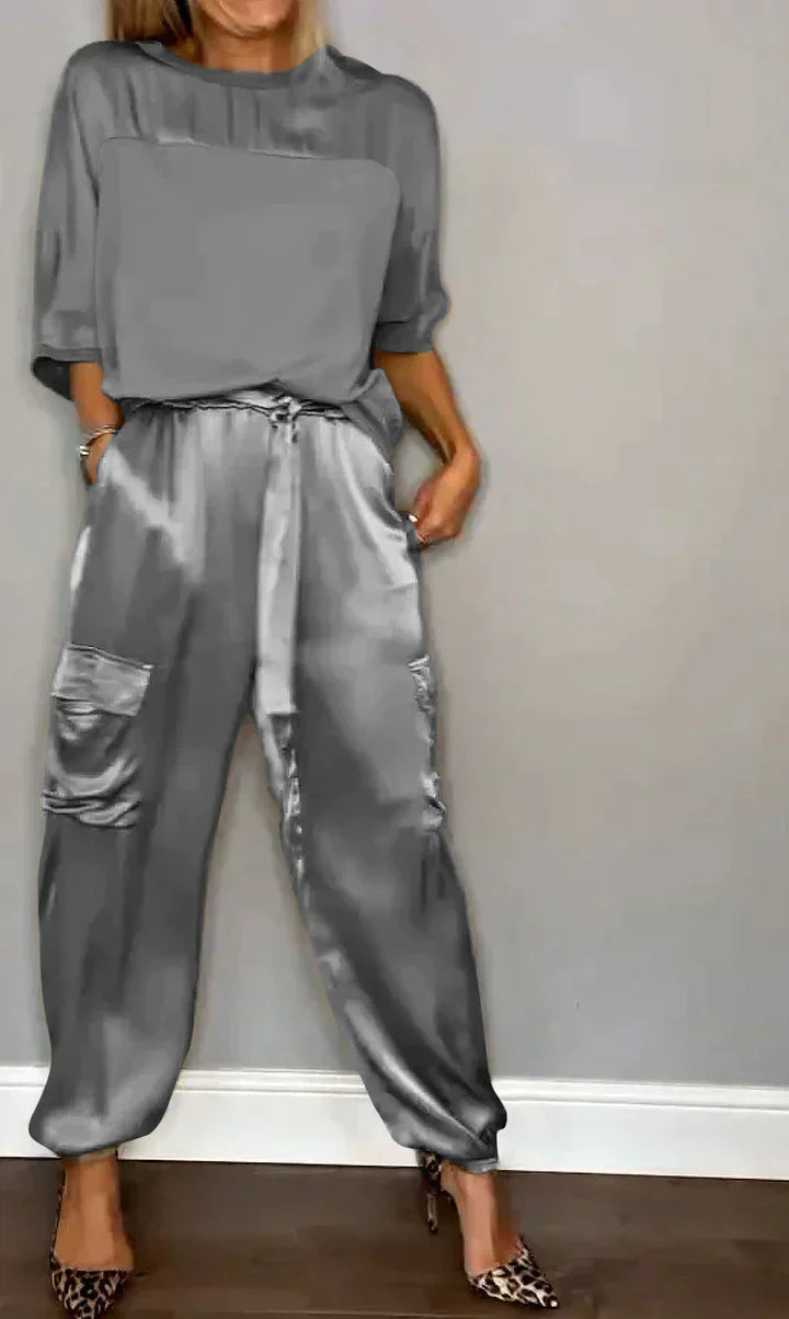 EOS | Jumpsuit aus glattem Satin mit halblangem Oberteil und Hose für Frauen