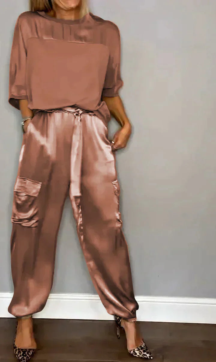 EOS | Jumpsuit aus glattem Satin mit halblangem Oberteil und Hose für Frauen