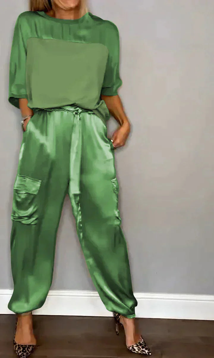 EOS | Jumpsuit aus glattem Satin mit halblangem Oberteil und Hose für Frauen