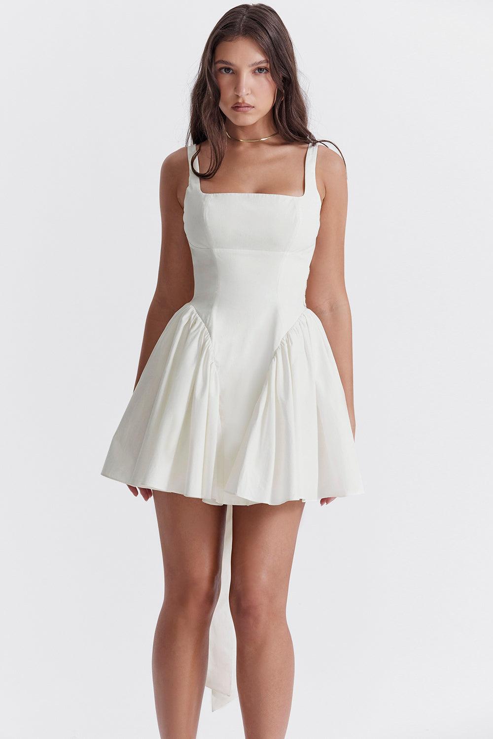 EOS | Ätherische Eleganz: Das weiße Schleifenkleid