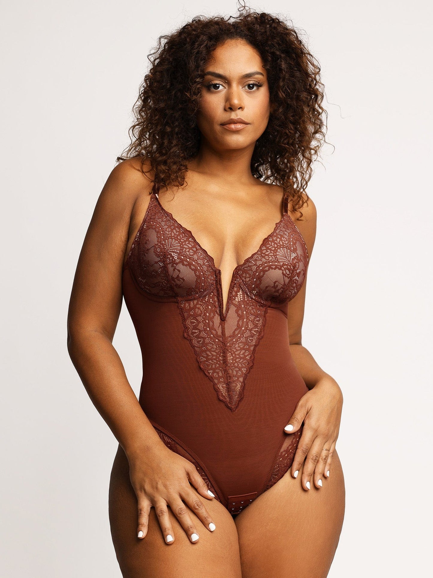 EOS | Bodysuit mit tiefem V-Ausschnitt für verführerische Eleganz