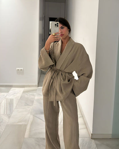 EOS | Luxe Leinen Ensemble für stilvolle Eleganz