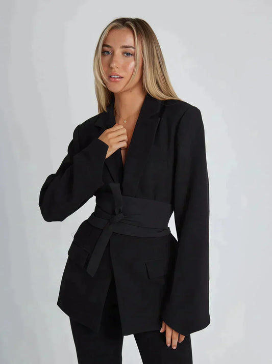 EOS - Eleganter Blazer mit Gürtel für den modernen Look