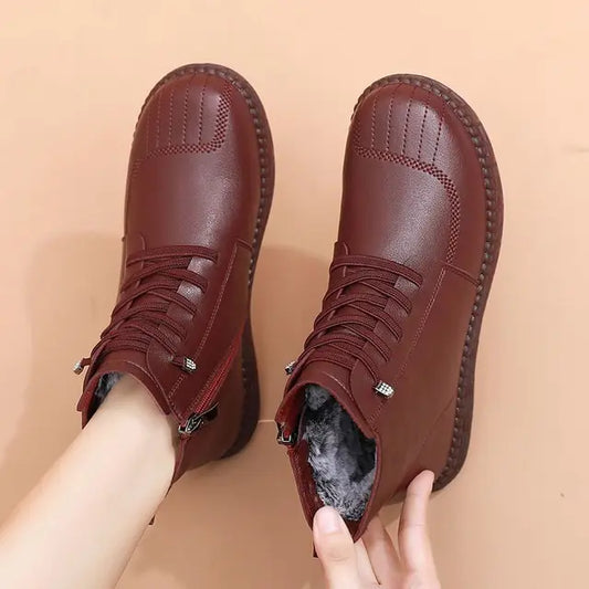 EOS | Elegante Flache Stiefeletten aus