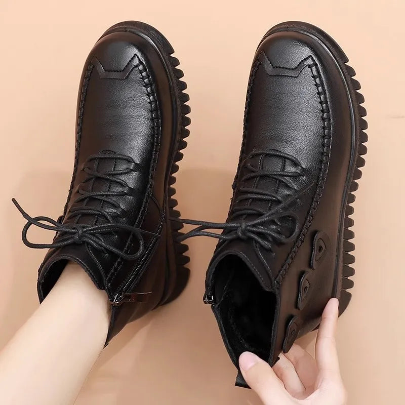 EOS | Elegante Flache Stiefeletten aus