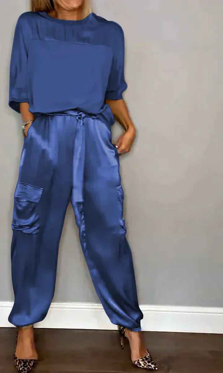 EOS | Jumpsuit aus glattem Satin mit halblangem Oberteil und Hose für Frauen